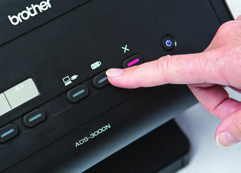 ADS‑3000N запрограммированные кнопки позволяют быстро отправлять сканированные документы